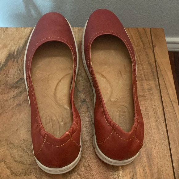 Born Reija Women's Leather Flats Size 9/40.5 - Picture 2 of 7